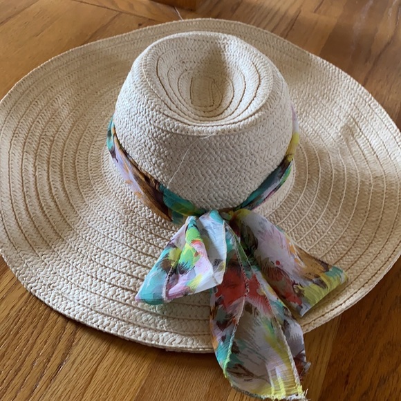 Forever 21 Straw Beach Hat - Picture 2 of 4